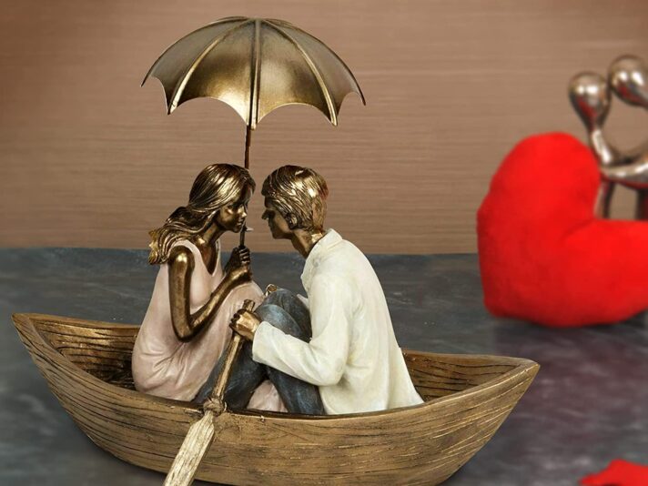 TIED RIBBONS Romantic Boat Couple Showpiece Statue for Home Decor Living Room Bedroom Decoration Items Gift to Wife Husband Boyfriend Girlfriend